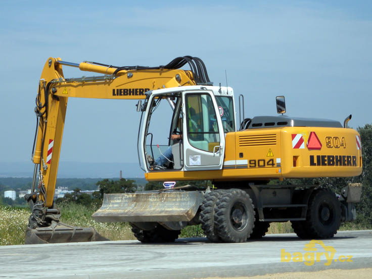 Kolové rypadlo Liebherr A 904