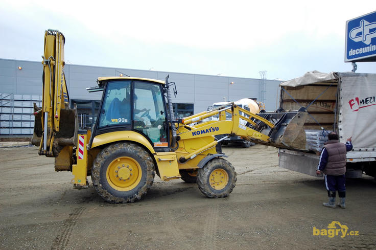 Rypadlonakladač Komatsu WB93R