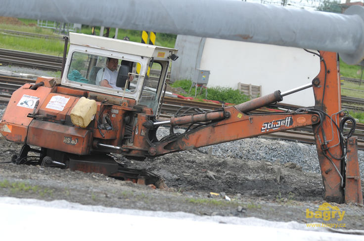 Kráčivé rypadlo Schaeff HS 40 firmy Zdeněk Tlachač