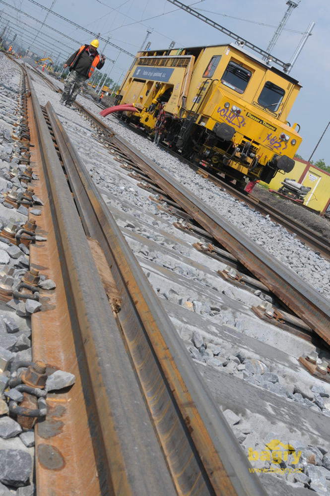 Podbíječka Plasser & Theurer Unimat 08 - 275