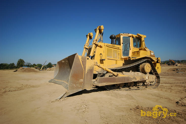 Pásový dozer Caterpillar D8N