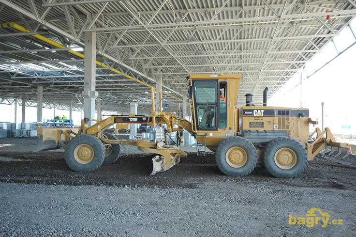 Grejdr Caterpillar 120H