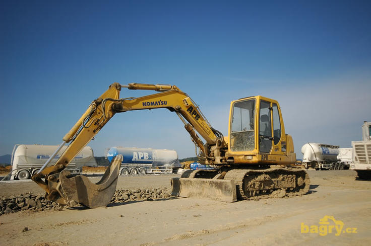 Pásové midirypadlo Komatsu PC110R