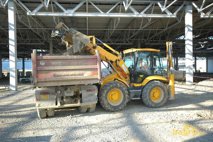 Rypadlonakladač JCB 4CX