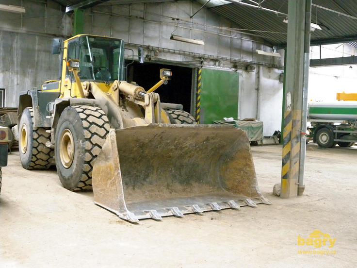 Kolový nakladač Komatsu WA 420 Active Plus