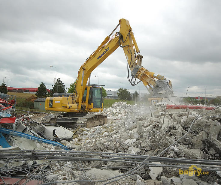 Komatsu PC 290 LC s nůžkami Atlas Copco CC 1700U
