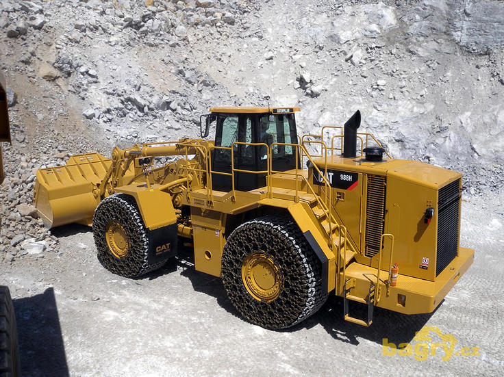 Kolový nakladač Caterpillar 988H