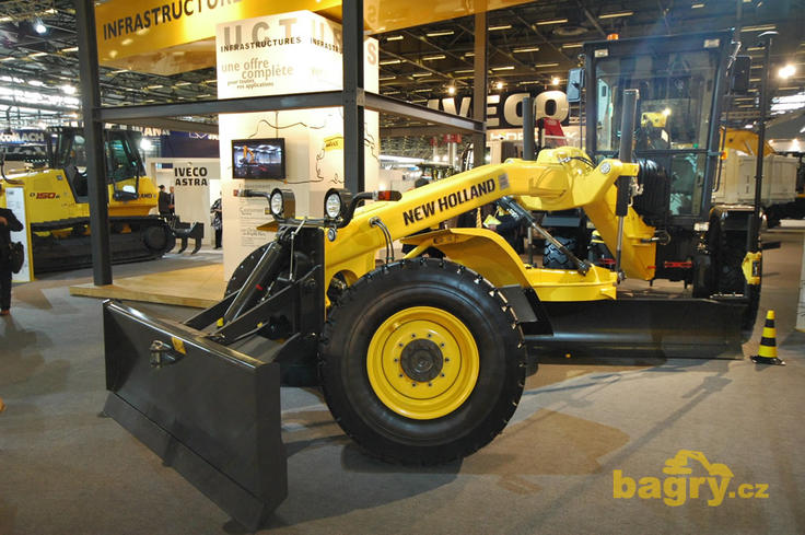 Grejdr New Holland F156.6A