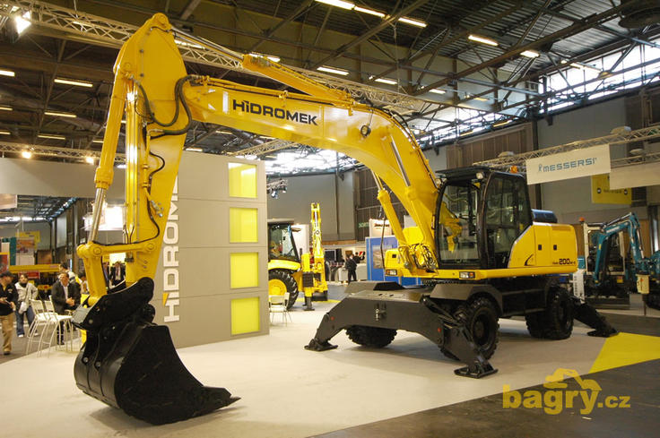 Kolové rypadlo Hidromek HMK 200W-2