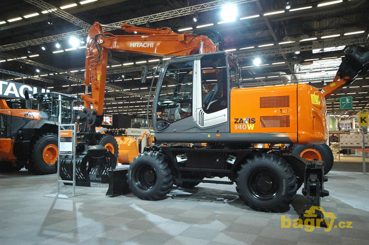 Kolové rypadlo Hitachi Zaxis 140W-3