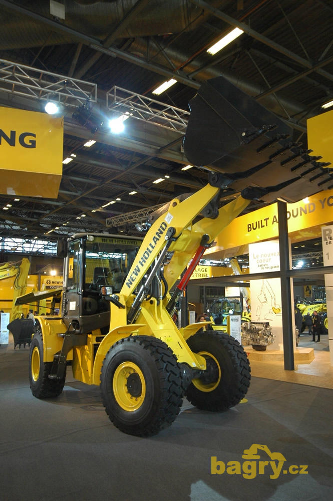 Kolový nakladač New Holland W170B