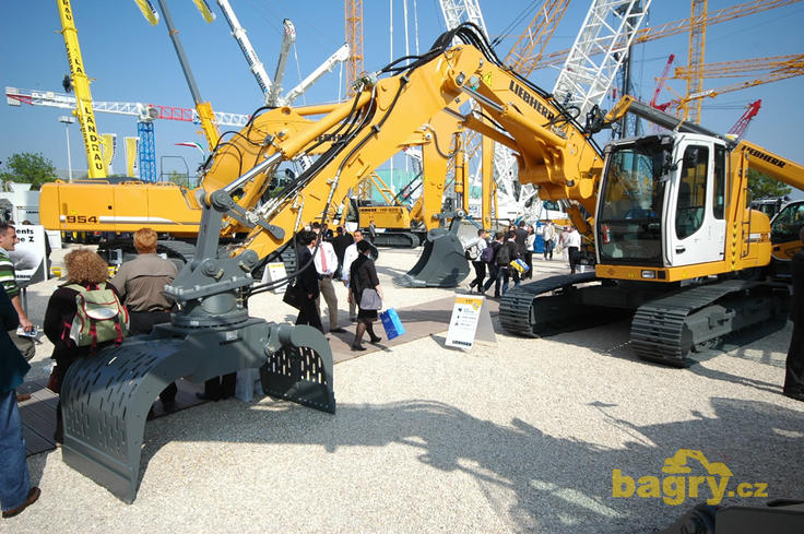 Překládkové rypadlo Liebherr R 317 Litronic