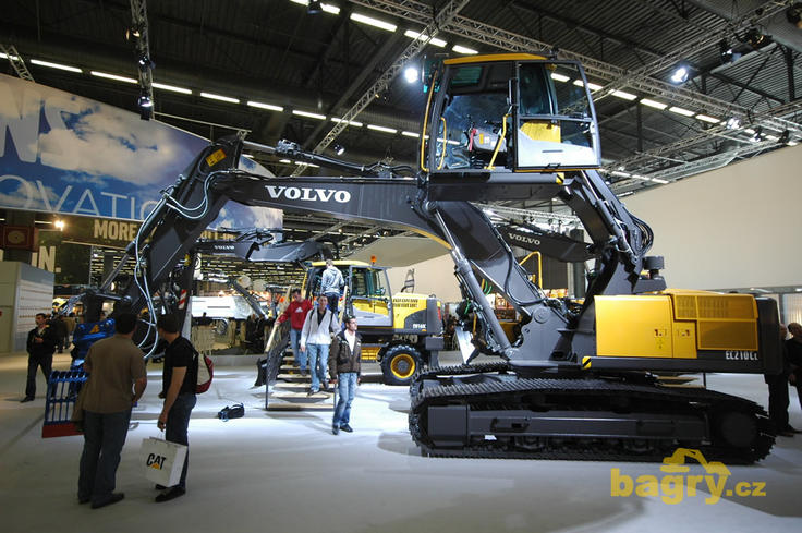 Překládkové rypadlo Volvo EC210 CL