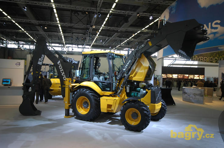 Rypadlonakladač Volvo BL71 Plus
