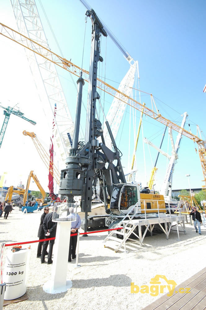Vrtná souprava Liebherr LB 20