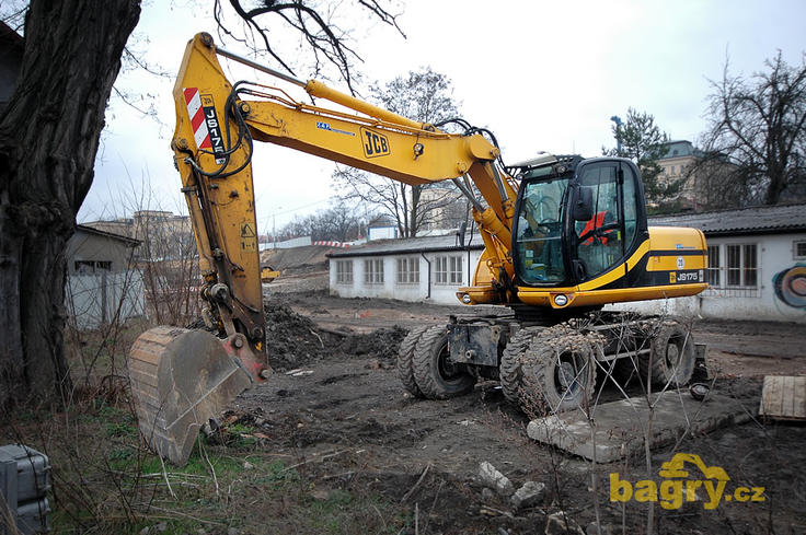 Kolové rypadlo JCB JS175 W