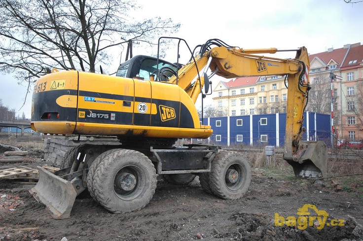 Kolové rypadlo JCB JS175 W