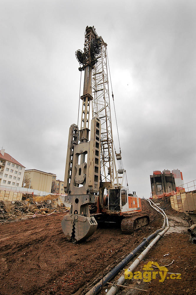 Lanové rypadlo Liebherr HS 843 HD Litronic firmy Zakládání staveb