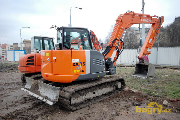 Pásové midirypadlo Hitachi Zaxis 85 USBLC