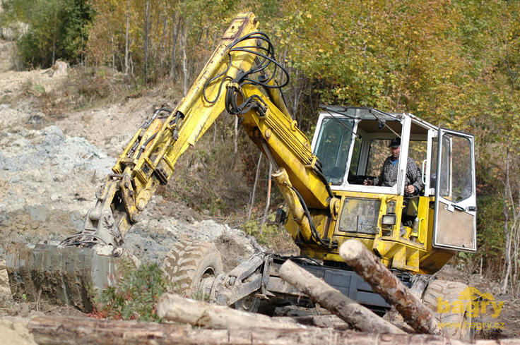 Kráčivé rypadlo Menzi Muck 6000