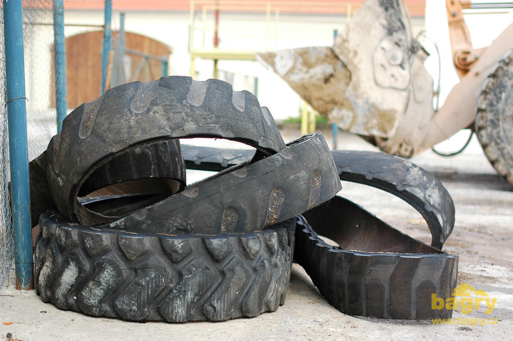 Rozřezané pneumatiky jako trvanlivější náhražka gumových břitů