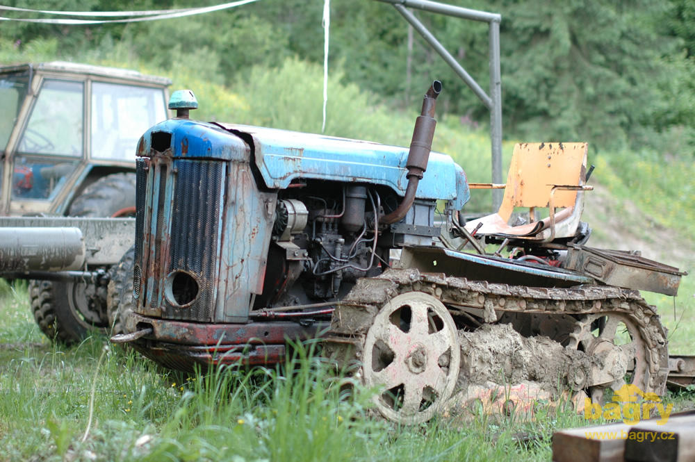 Pásový traktor Bolgar