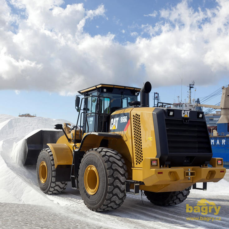 Kolový nakladač Caterpillar 966K