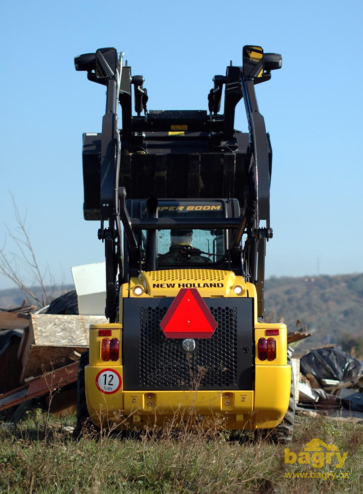 New Holland L220