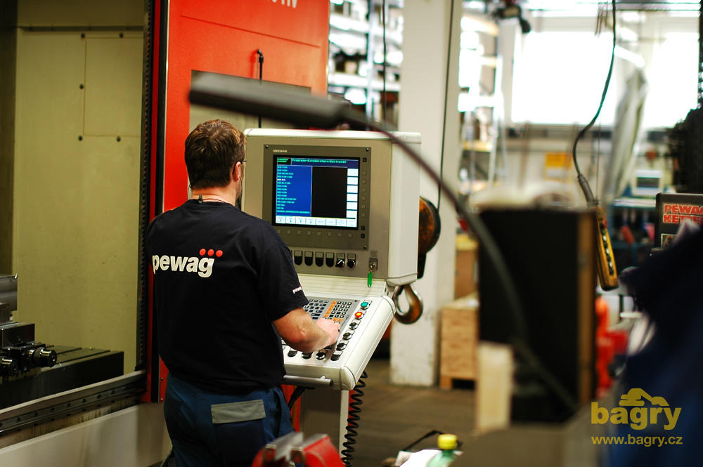 Pewag Engineering - obsluha CNC stroje
