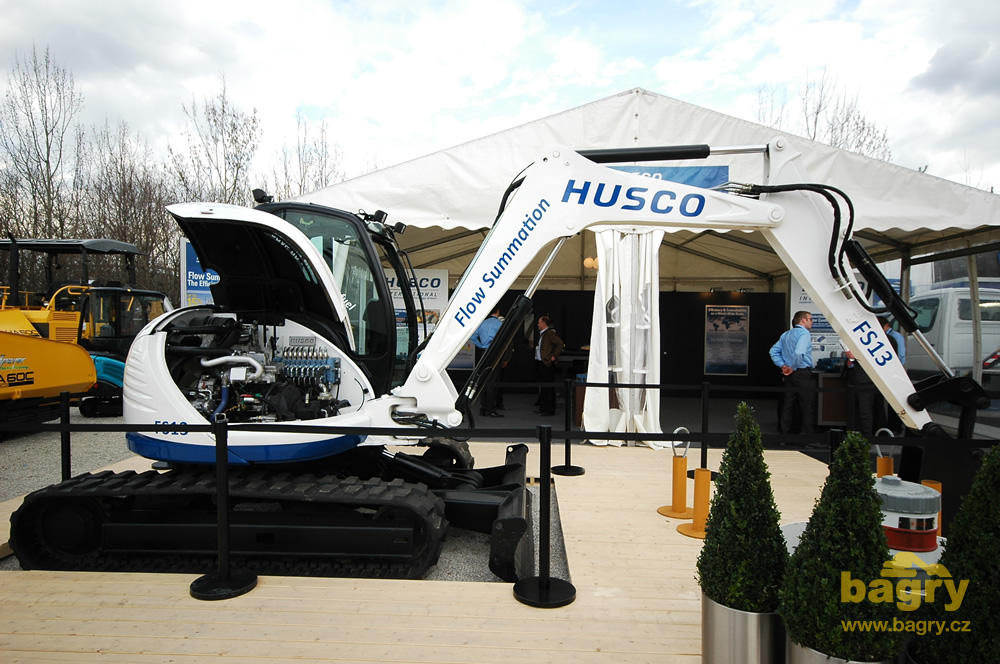 Pásové midirypadlo JCB 8080 (r. v. 2004) osazené novým hydraulickým systémem Husco Flow Summation FS13