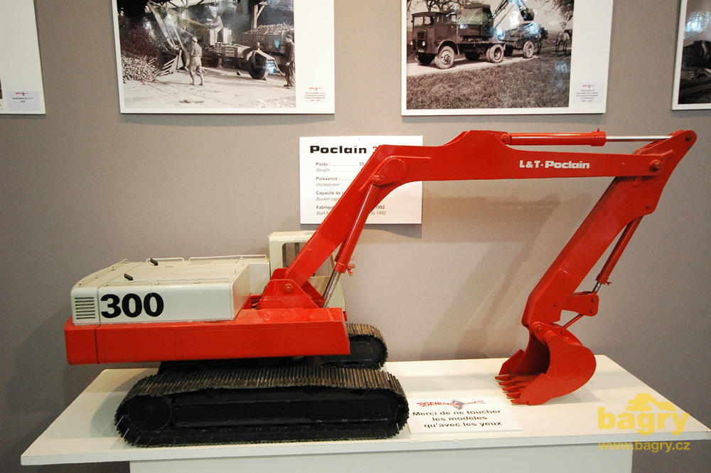 Fondation des anciens de Poclain - model pásového rypadla Poclain 300 CK (1974 - 1982)
