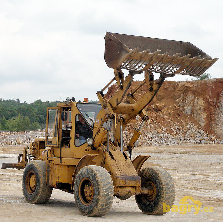 Caterpillar 950 ve vápence Čertovy schody