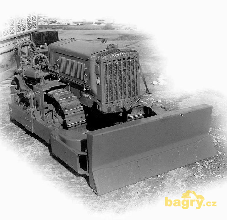 Pásový dozer Komatsu G40 - dobové foto