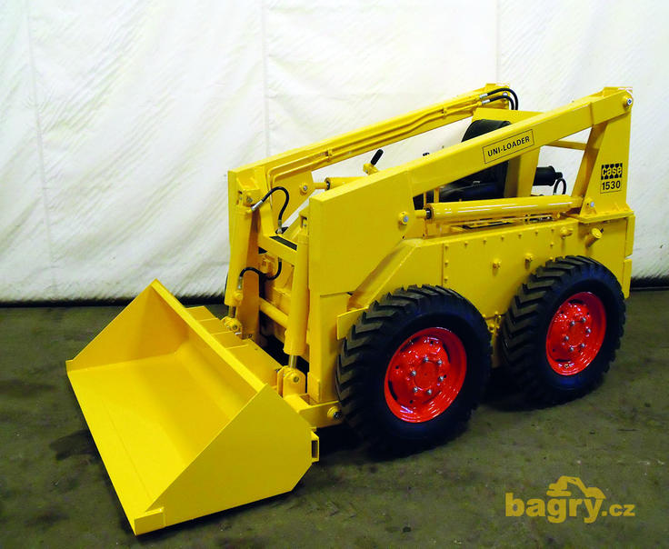 Case 1530 Uni-loader po renovaci