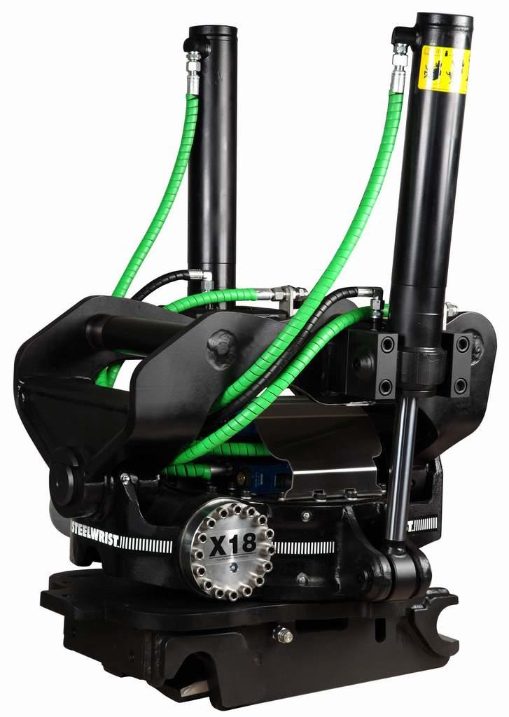 Naklápěcí rotátor Steelwrist pro rypadla o hmotnosti 12 až 18 tun