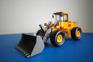 Dobročinná aukce modelu č. 5 (Volvo L150C)