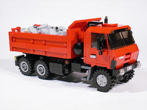 Nevíte co dát synátorům pod stromeček, zkuste tohle Lego Tatra,. Vůbec jsem netušil, že se něco takového vyrábí, vím, že lego vyrábí nějké bagry a nakladače, ale že i Tatru, možná nějaká limitovaná edice:-D        http://www.flickr.com/photos/jerac/3184530881/in/photostream/