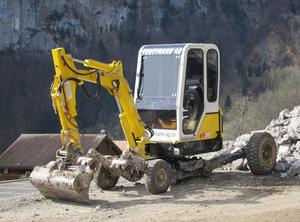MENZI MUCK A 20 -zdroj Internet