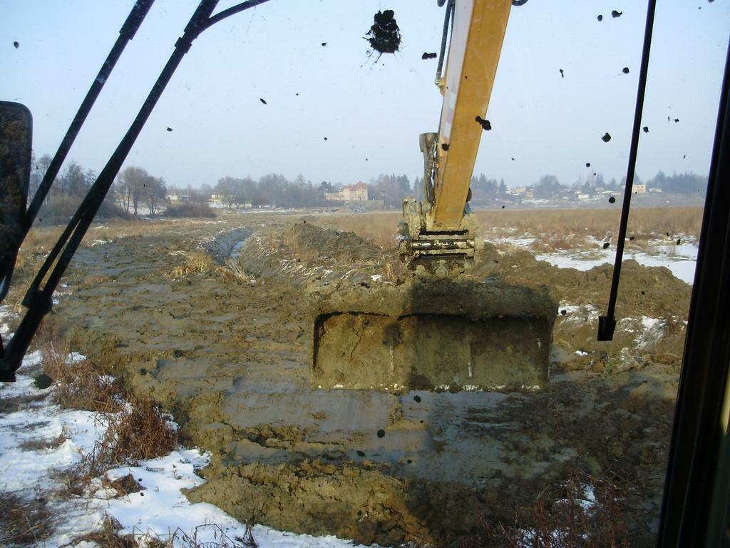 Revitalizace Plumlovské přehrady LIEBHERR 313