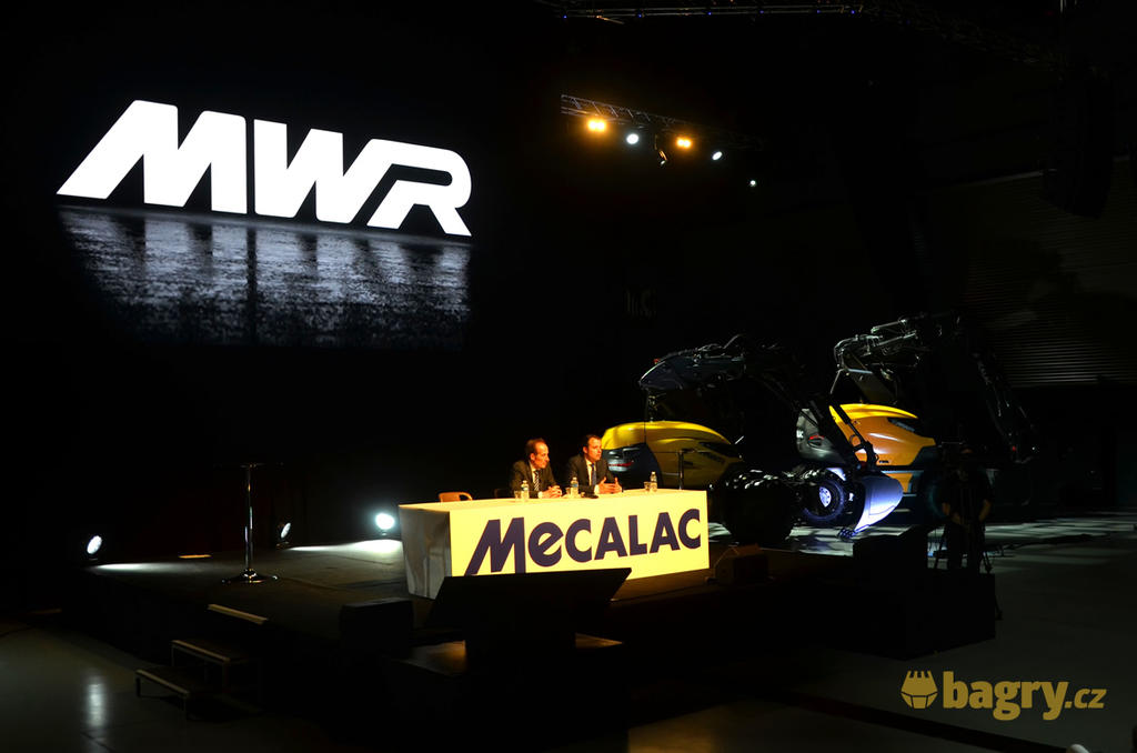 02. Henri a Alexandre Marchetta na tiskové konferenci ke slavnostnímu odhalení nové řady rypadel MWR
