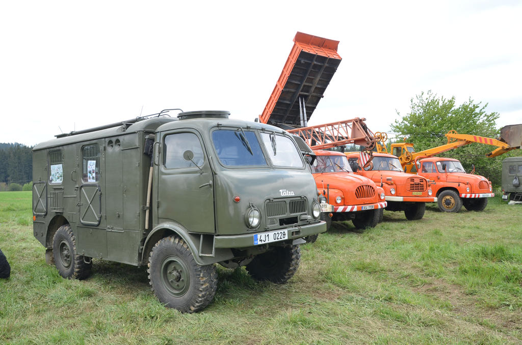 Armádní Tatra 805