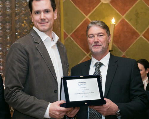 Robert Husar a Luca Bonadiman z Bobcatu s oceněním Samoter Innovation Award