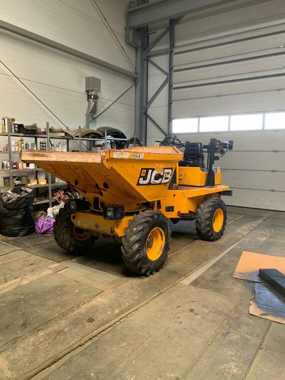 JCB 3TST