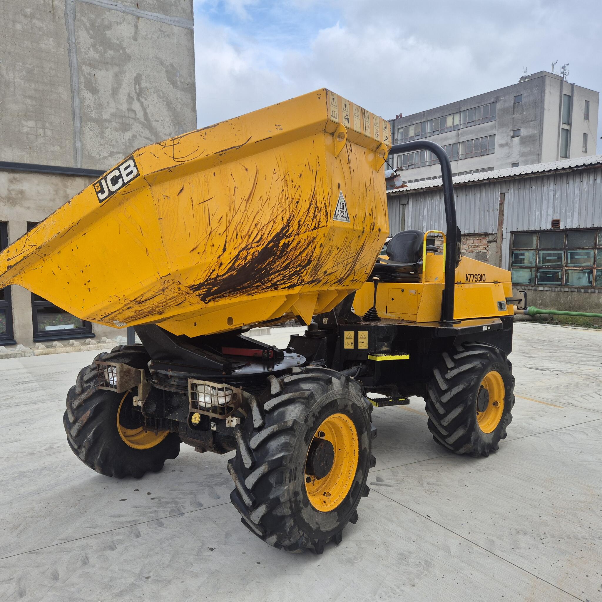 JCB 6TST KOLOVÝ DEMPR 