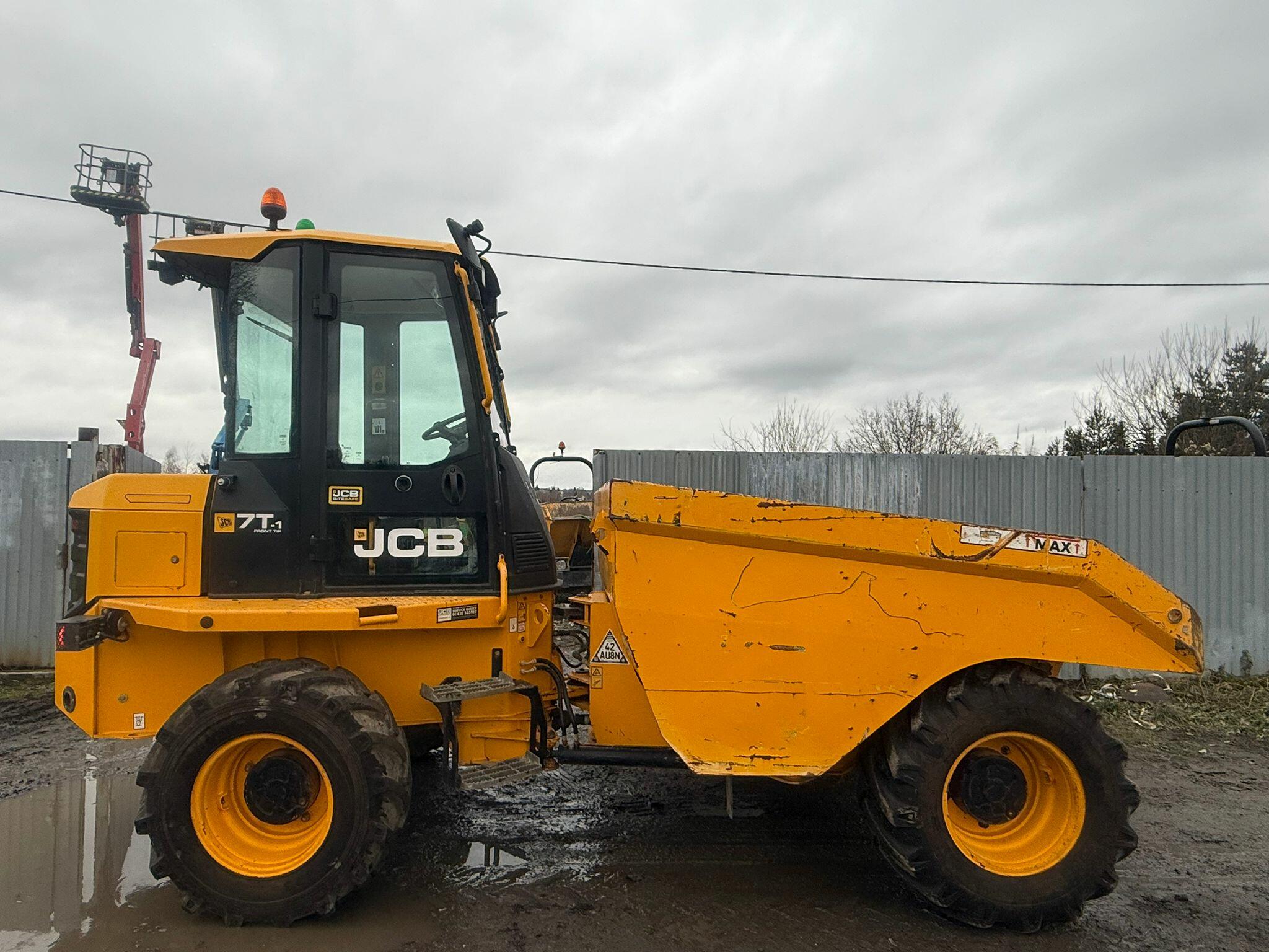 JCB 7FT S KABINOU AKCE VÝPRODEJ