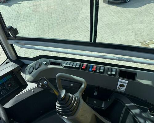 Wacker Neuson DW 90 Dual View otočná korba
