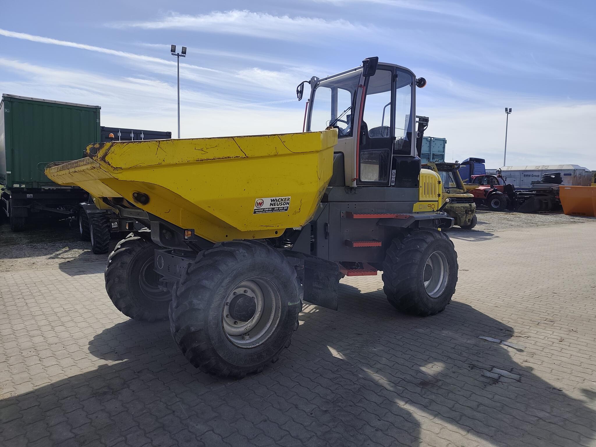 Wacker Neuson DW 90 otočná korba