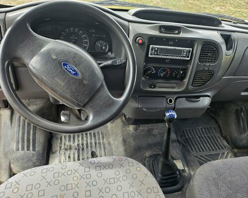 Ford Transit 350 L - 6 míst 