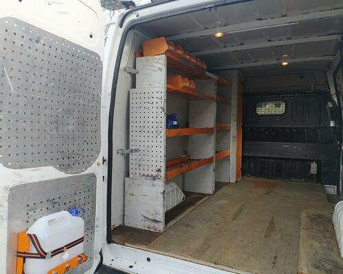 Servisní vůz s vestavbou + měnič napětí FORD TRANSIT 4x4 AWD
