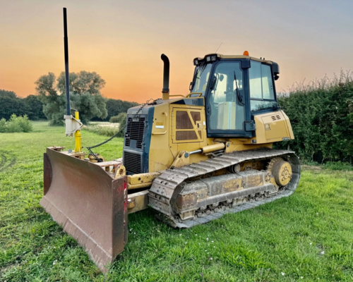 Buldozer CAT D-6K  Buldozer CAT D-6K